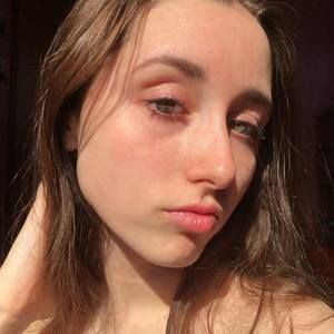 Meet your Posher, Chloe